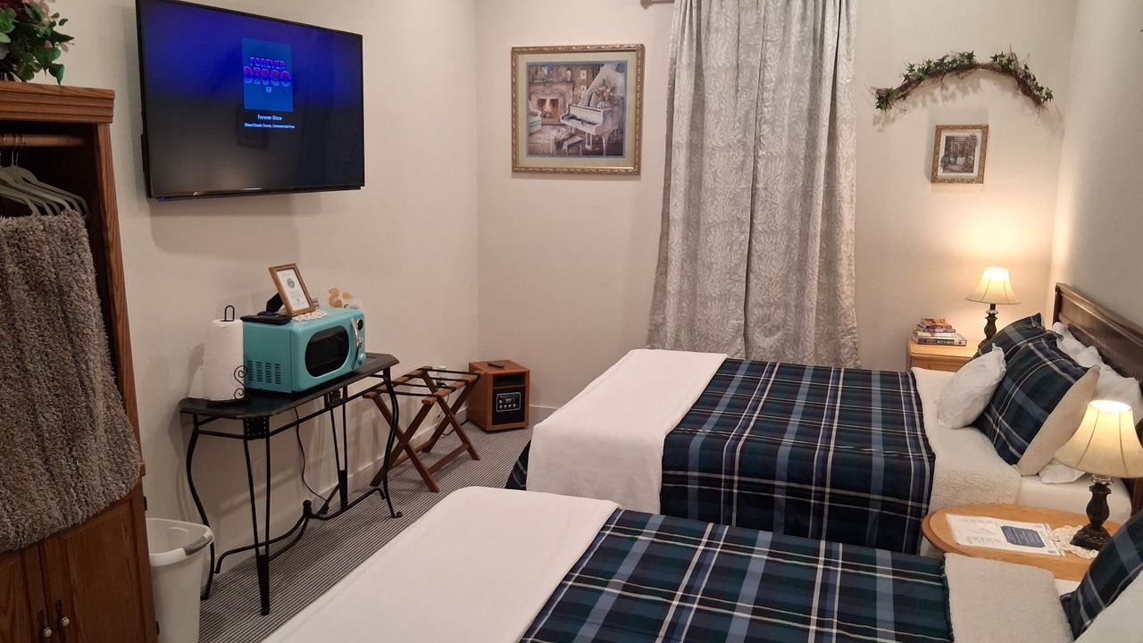 Photo of Bedroom in Salmon