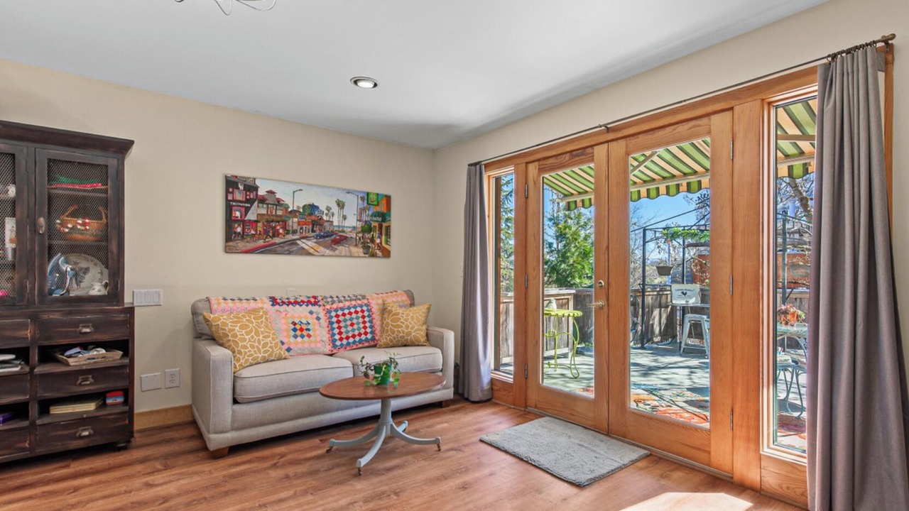 Photo of Livingroom in Jacksonville