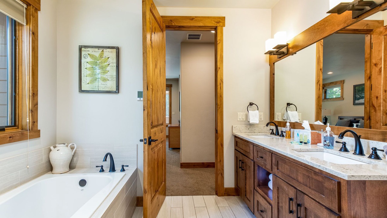Photo of Bathroom in Sunriver