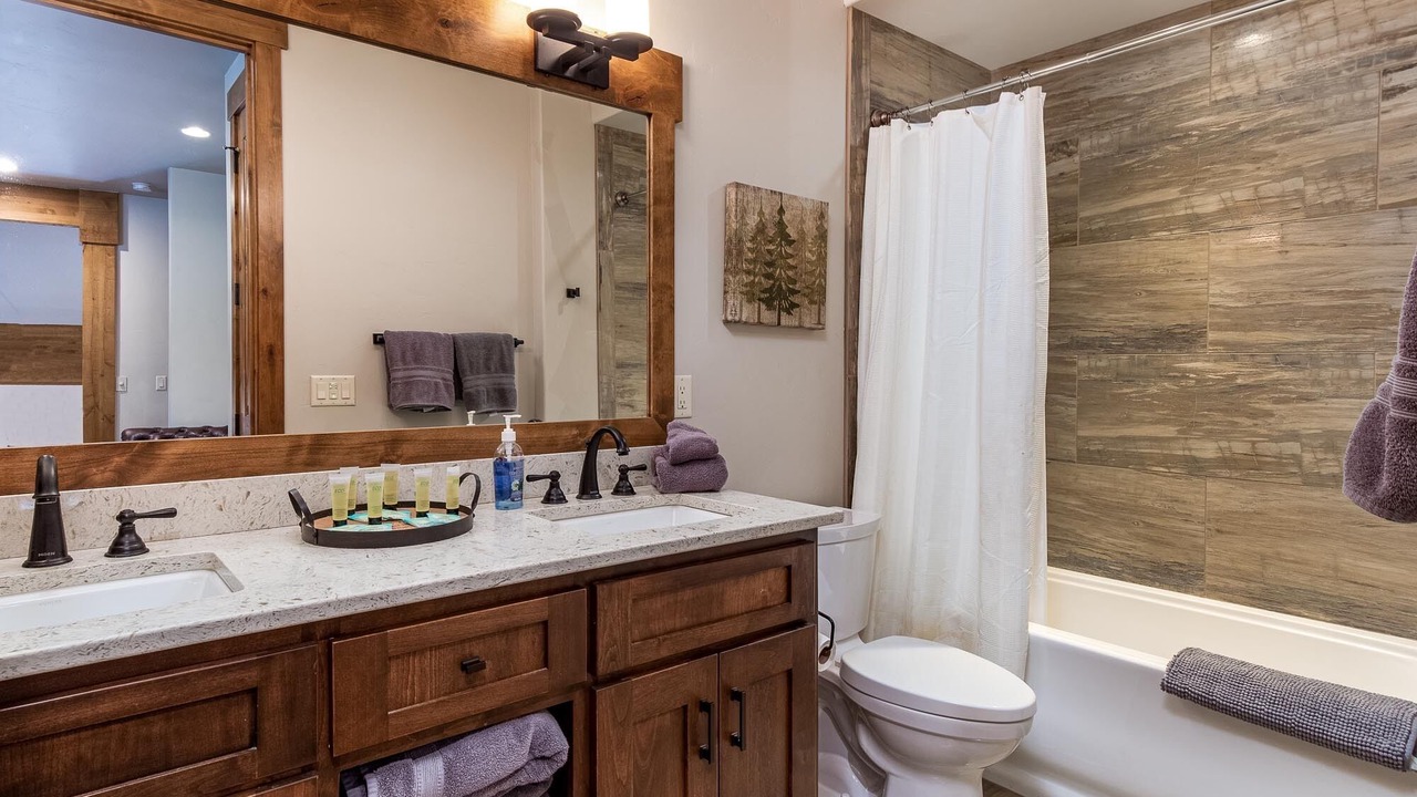 Photo of Bathroom in Sunriver