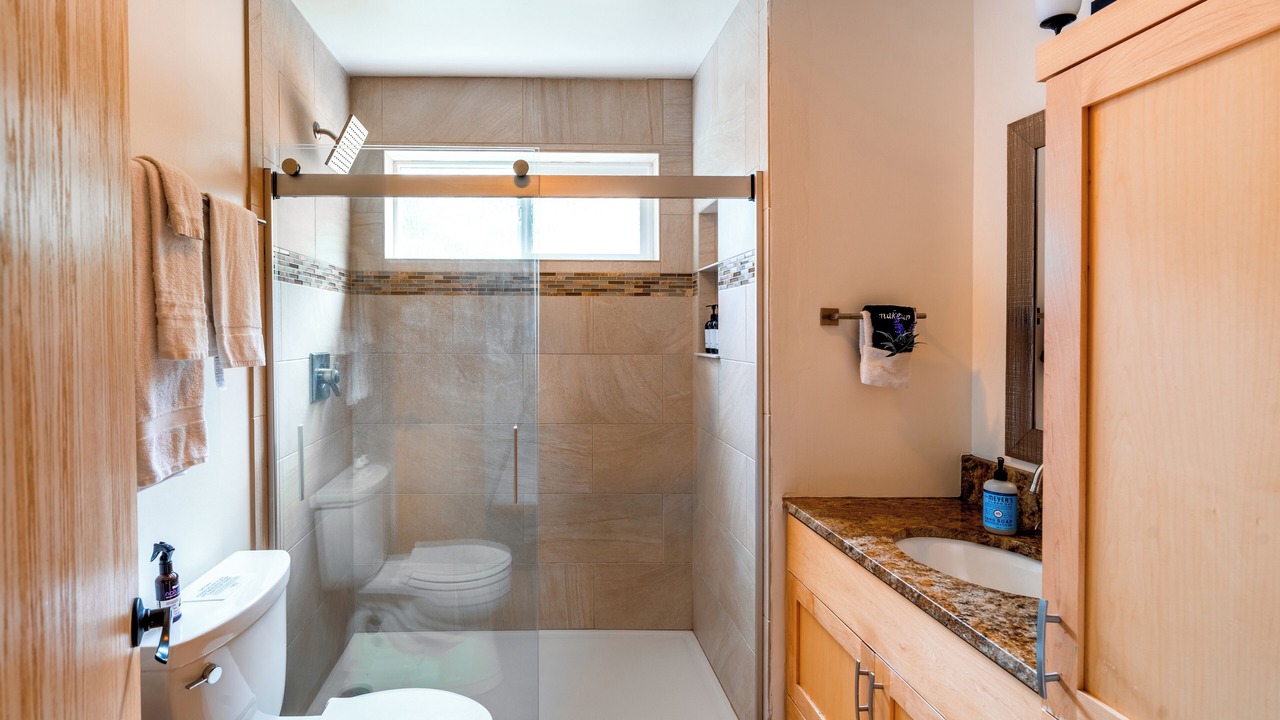 Photo of Bathroom in Oak Harbor