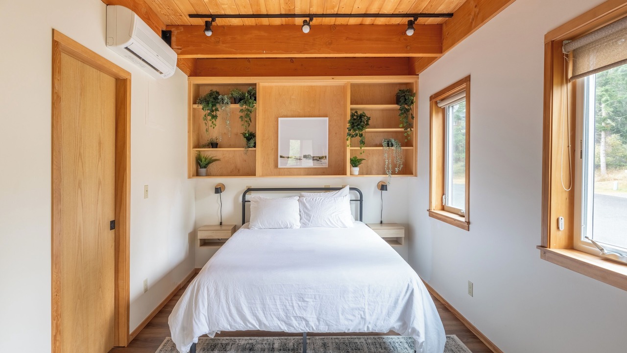 Photo of Bedroom in Oak Harbor