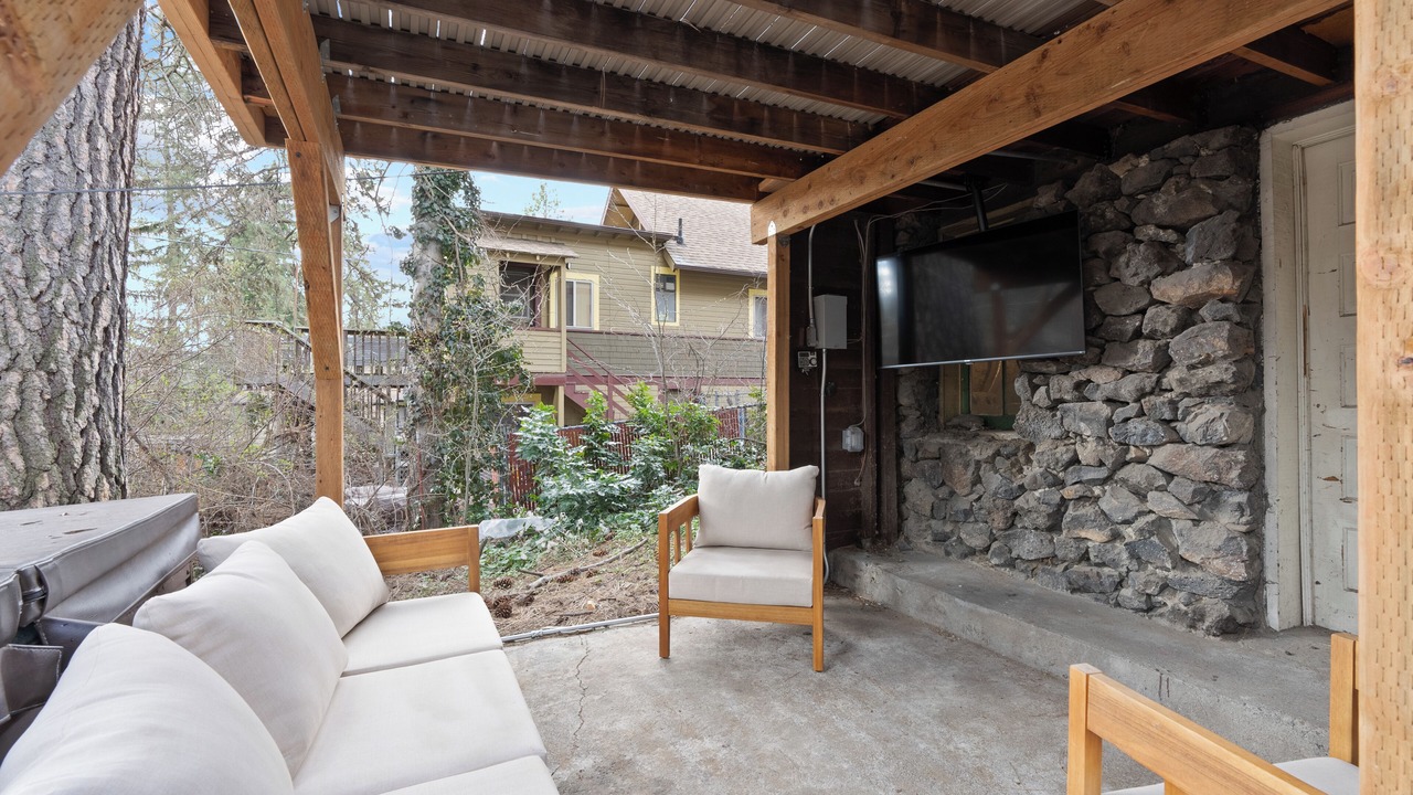 Photo of Patio Balcony in Manito