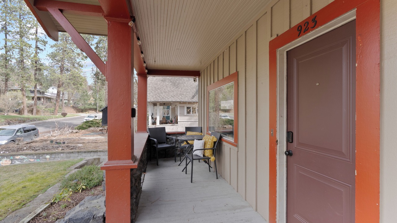 Photo of Patio Balcony in Manito