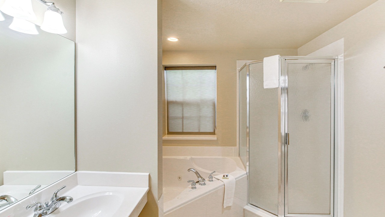Photo of Bathroom in Garden City