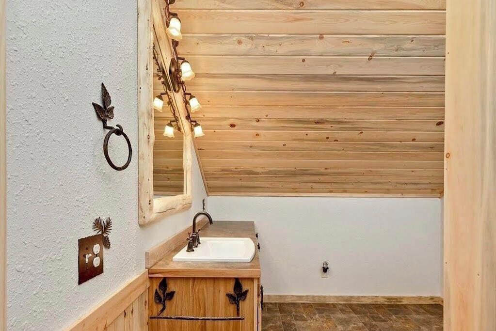 Photo of Bathroom in Garden Valley