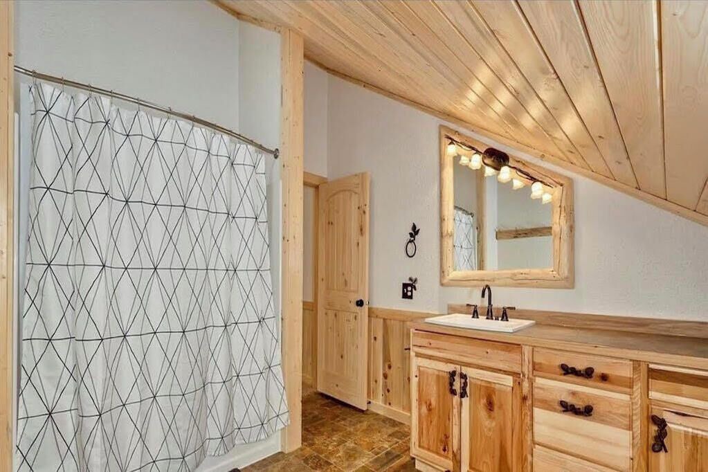 Photo of Bathroom in Garden Valley