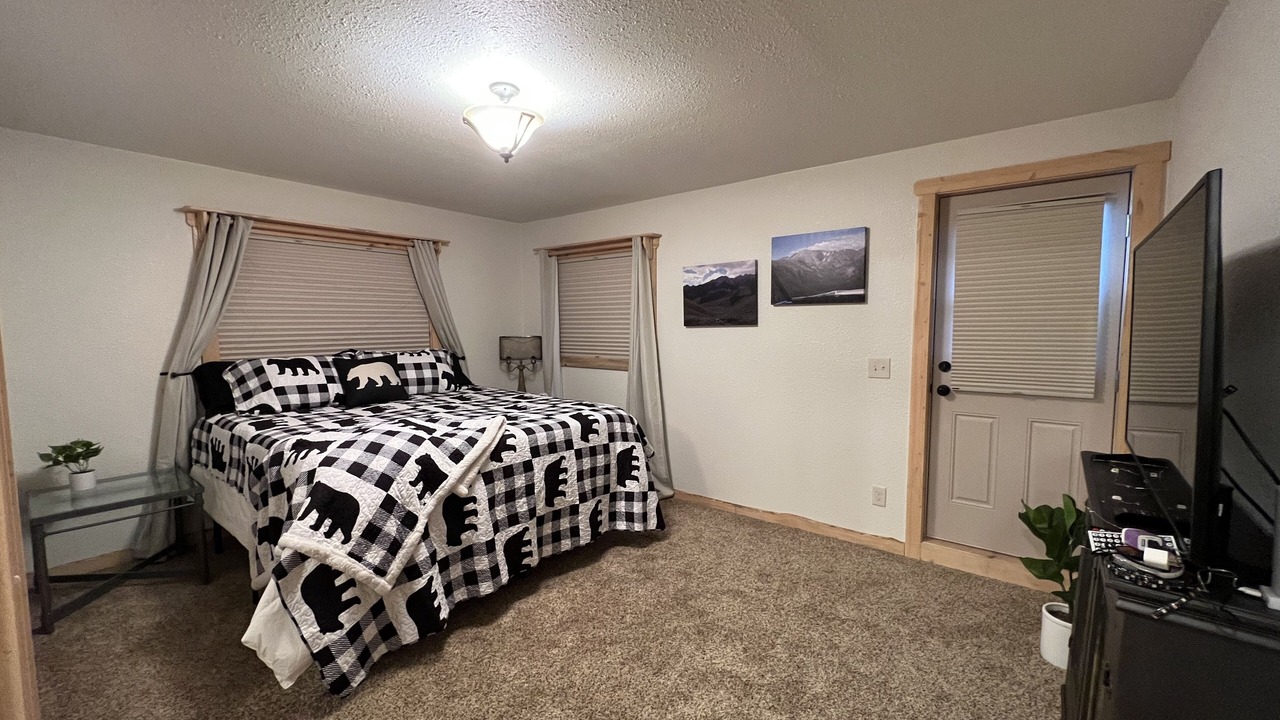 Photo of Bedroom in Garden Valley
