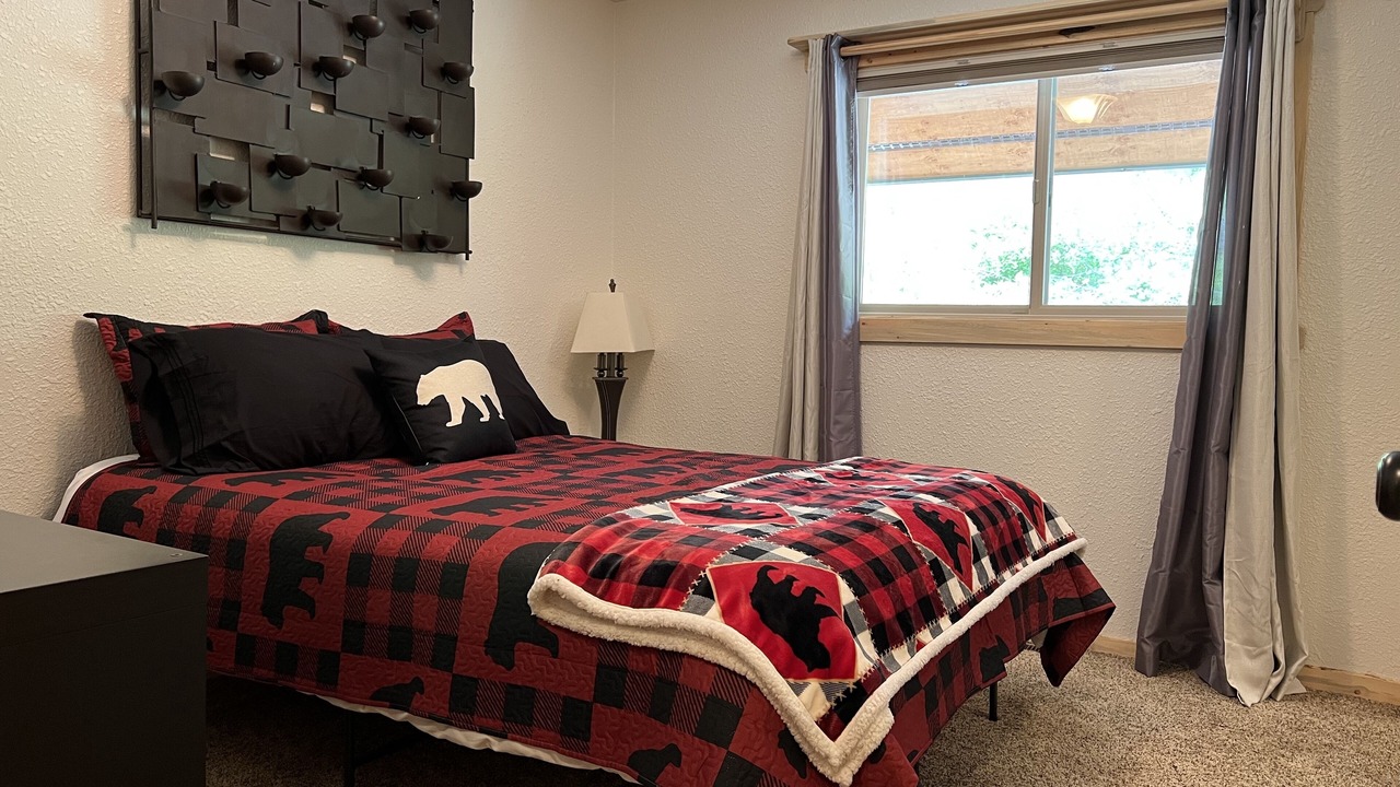 Photo of Bedroom in Garden Valley