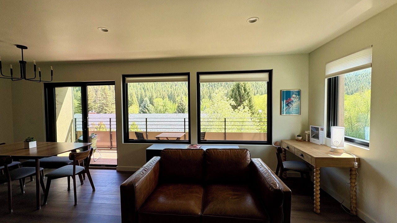 Photo of Livingroom in Warm Springs