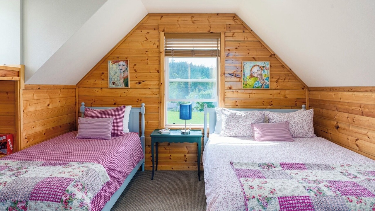 Photo of Bedroom in Eastsound