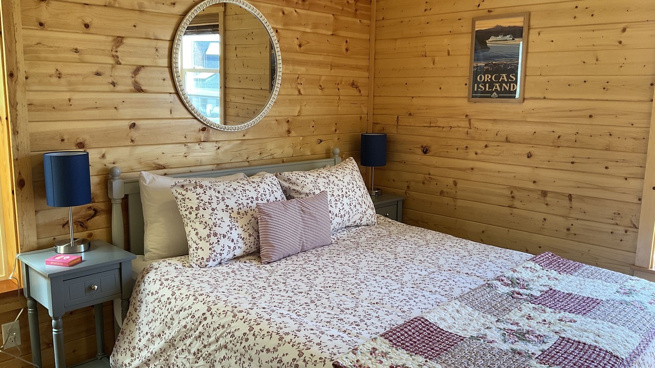 Photo of Bedroom in Eastsound
