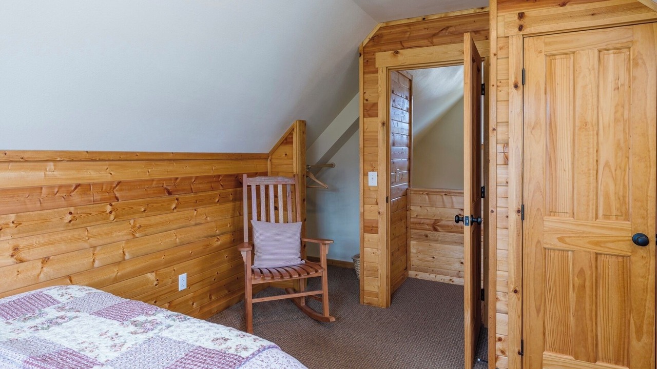 Photo of Bedroom in Eastsound