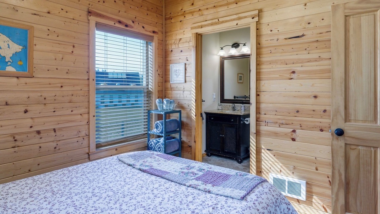 Photo of Bedroom in Eastsound