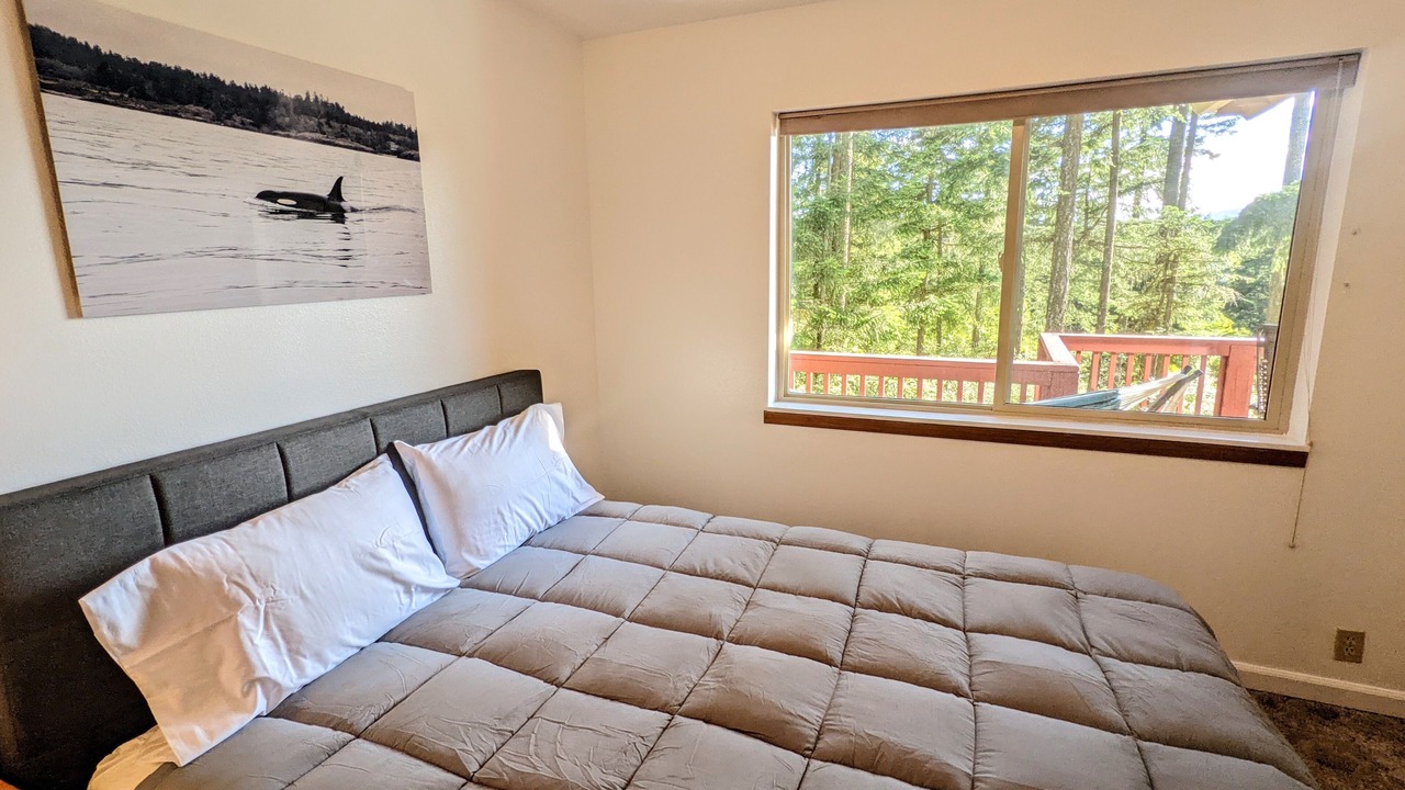 Photo of Bedroom in Eastsound