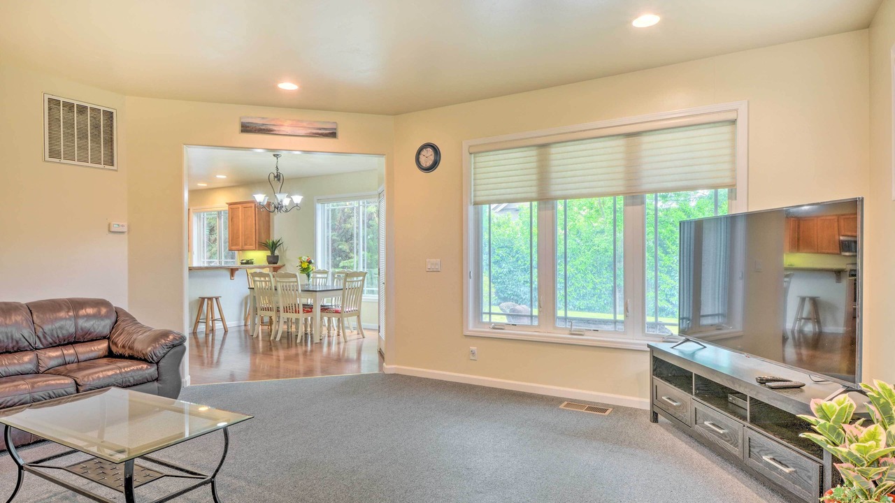 Photo of Livingroom in Medford