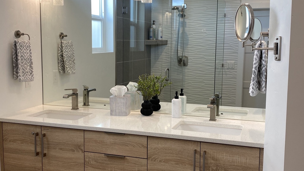 Photo of Bathroom in Garden City