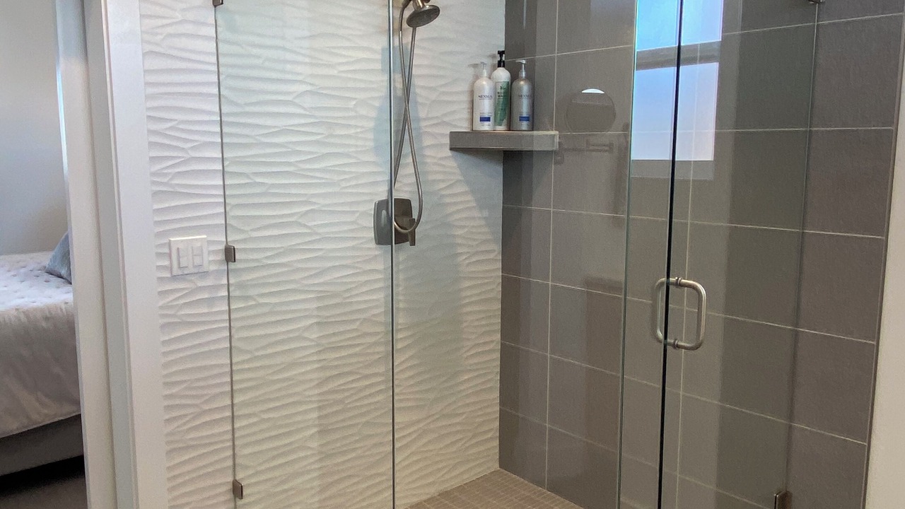 Photo of Bathroom in Garden City