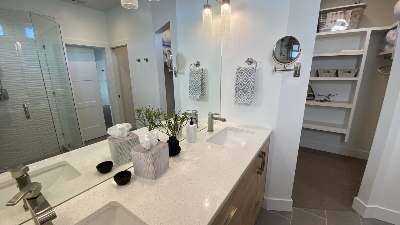 Photo of Bathroom in Garden City