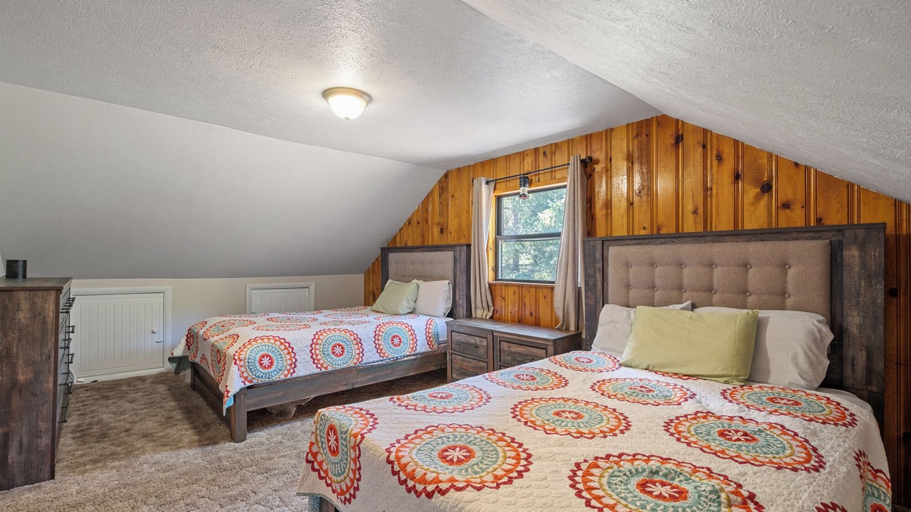 Photo of Bedroom in Garden Valley