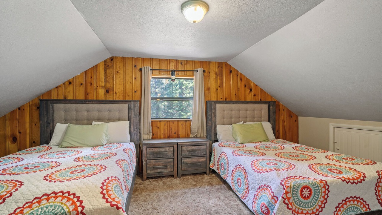 Photo of Bedroom in Garden Valley