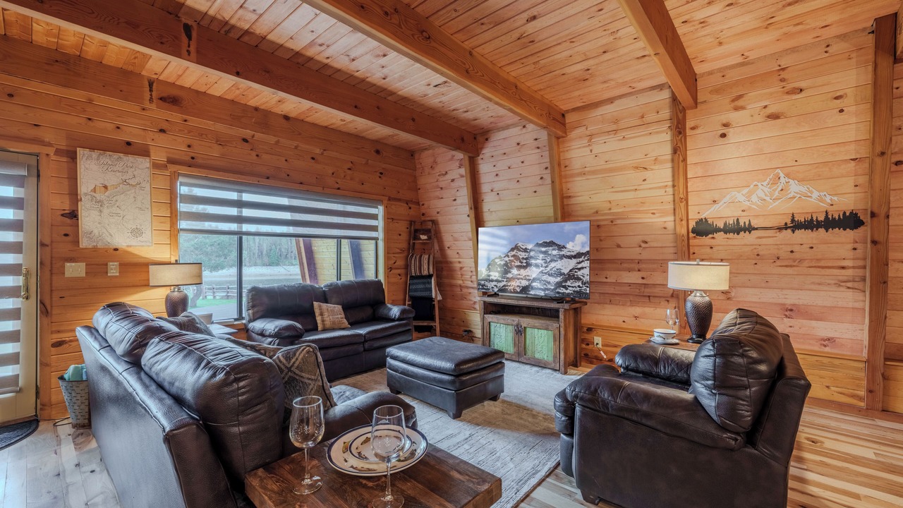 Photo of Livingroom in Island Park