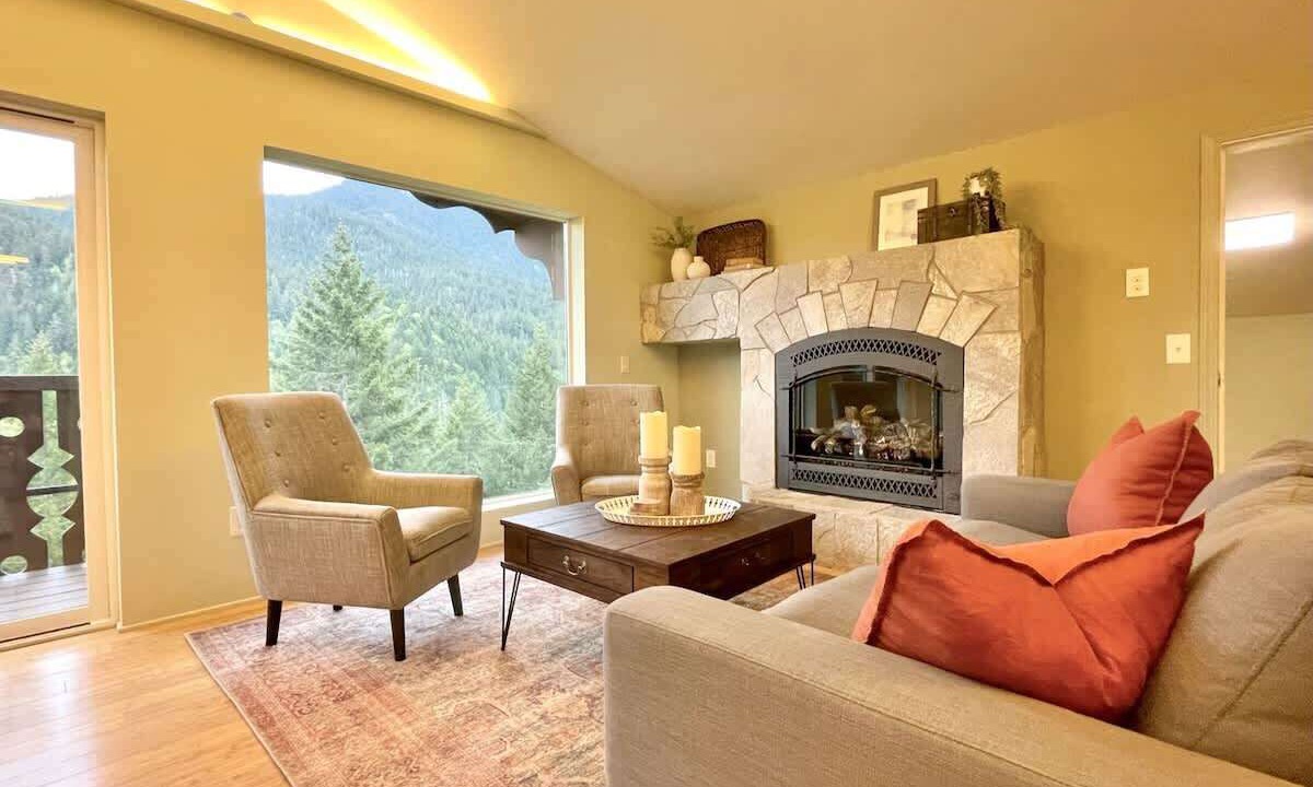 Photo of Livingroom in Port Angeles