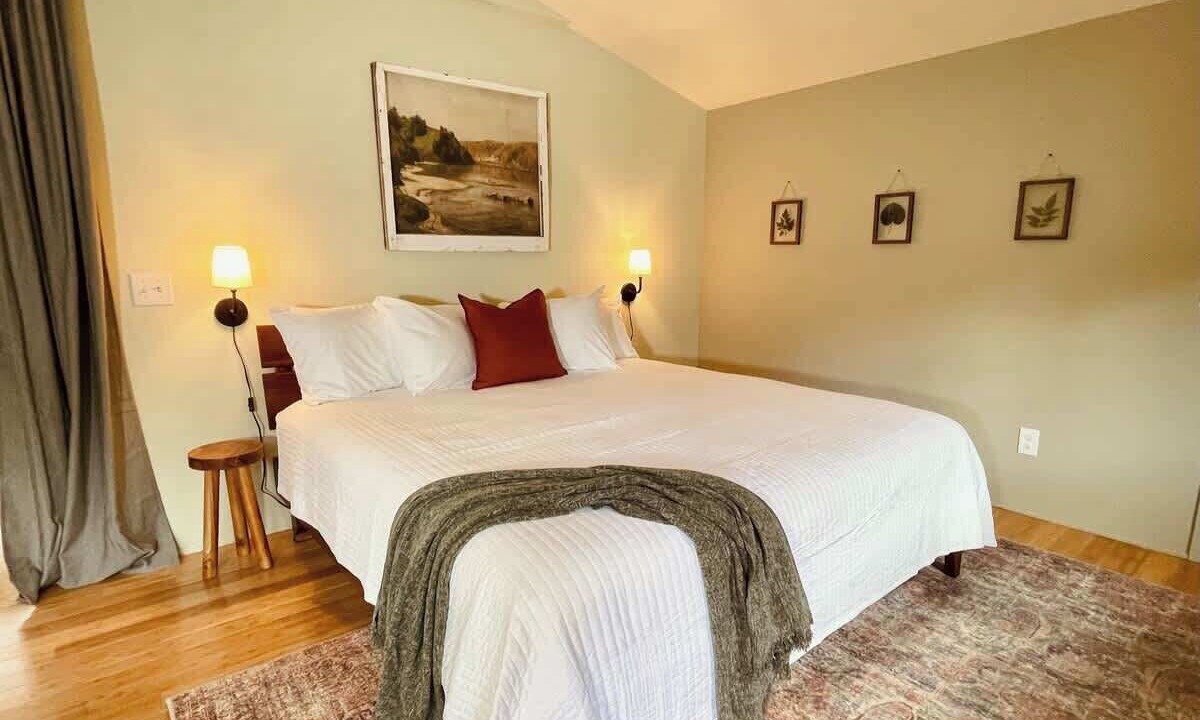 Photo of Bedroom in Port Angeles