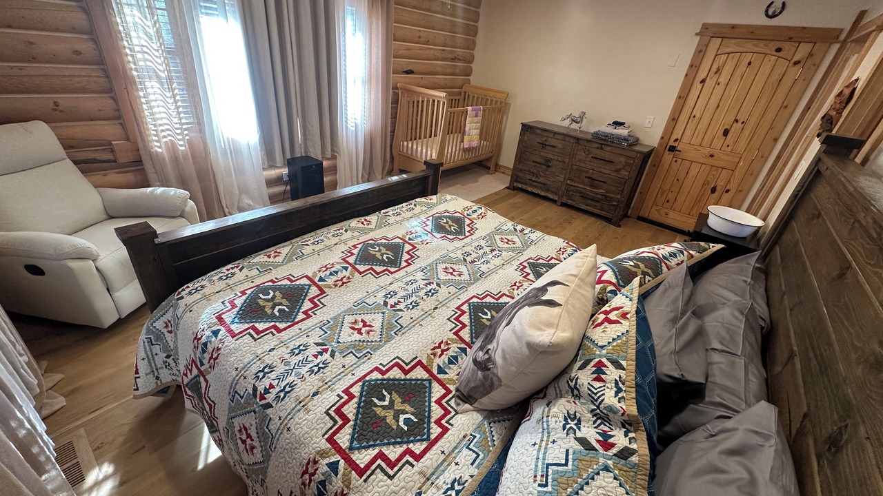 Photo of Bedroom in Victor