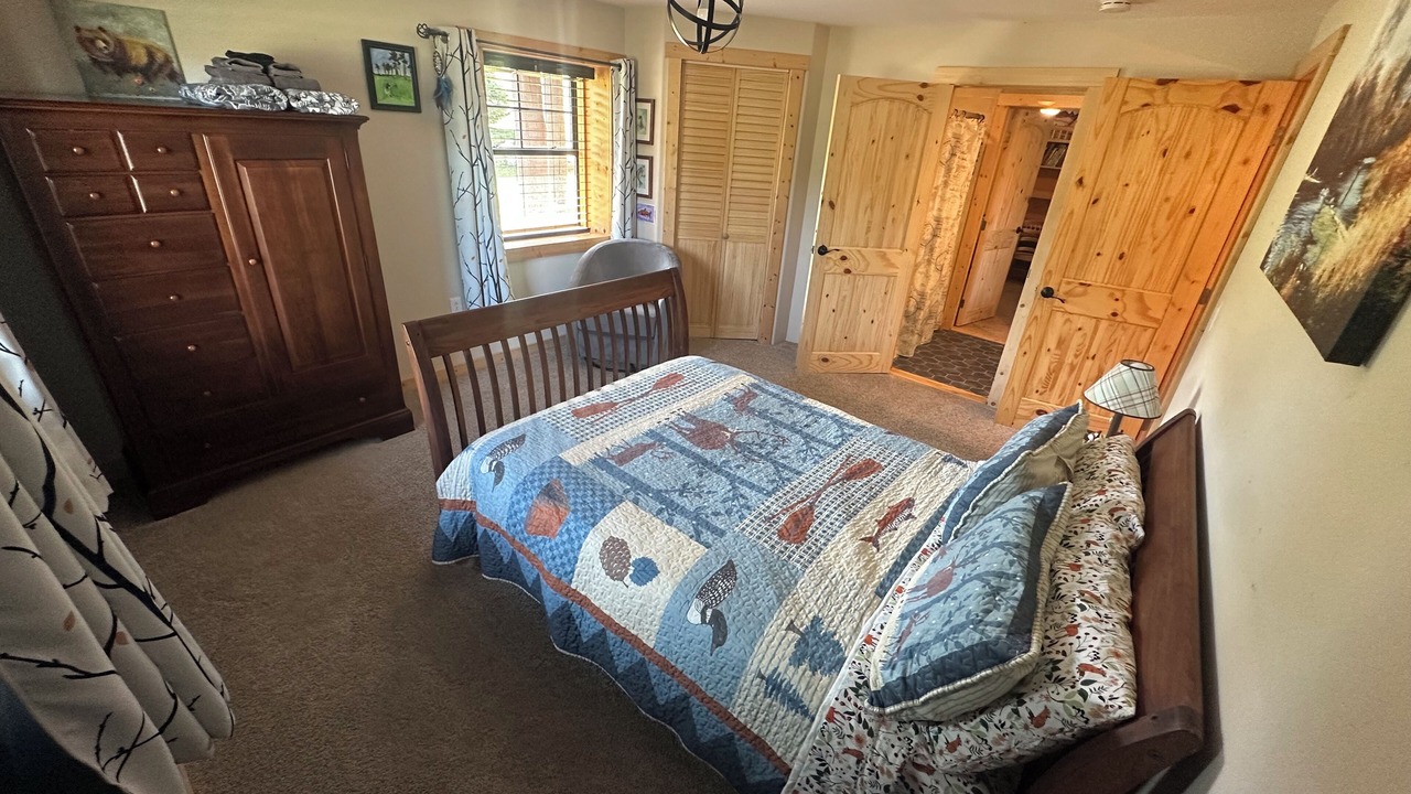 Photo of Bedroom in Victor