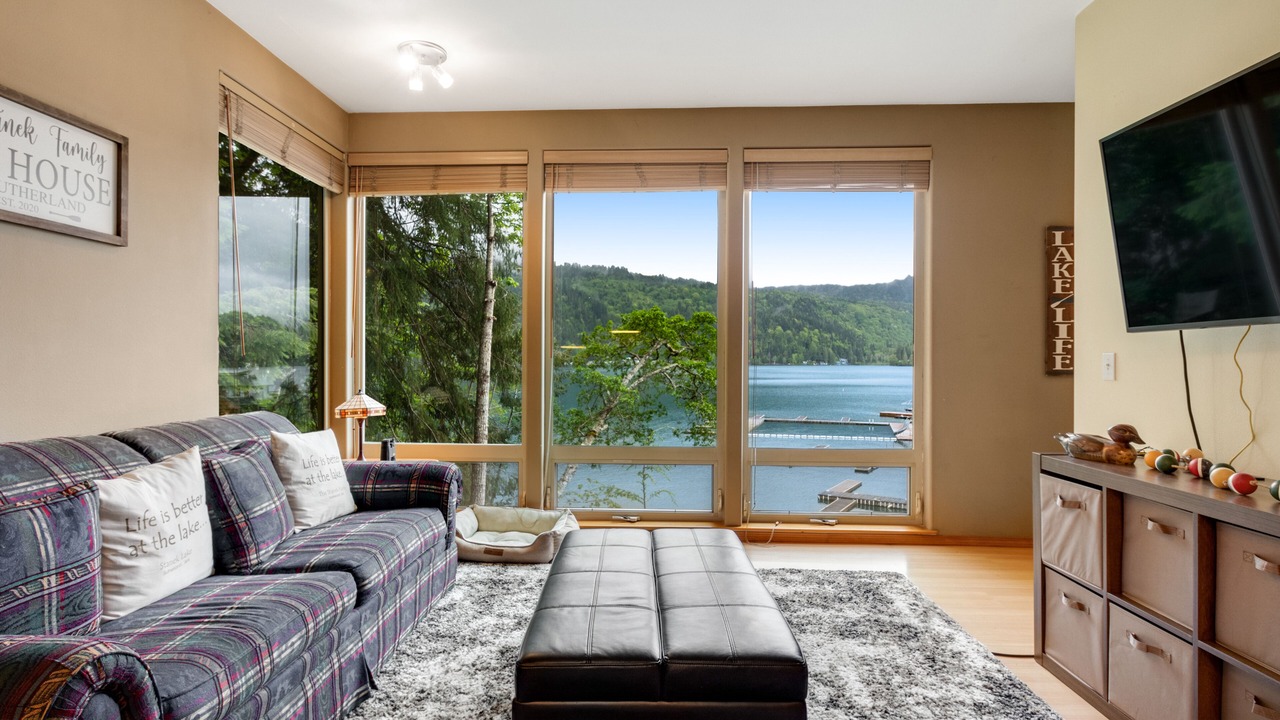 Photo of Livingroom in Port Angeles