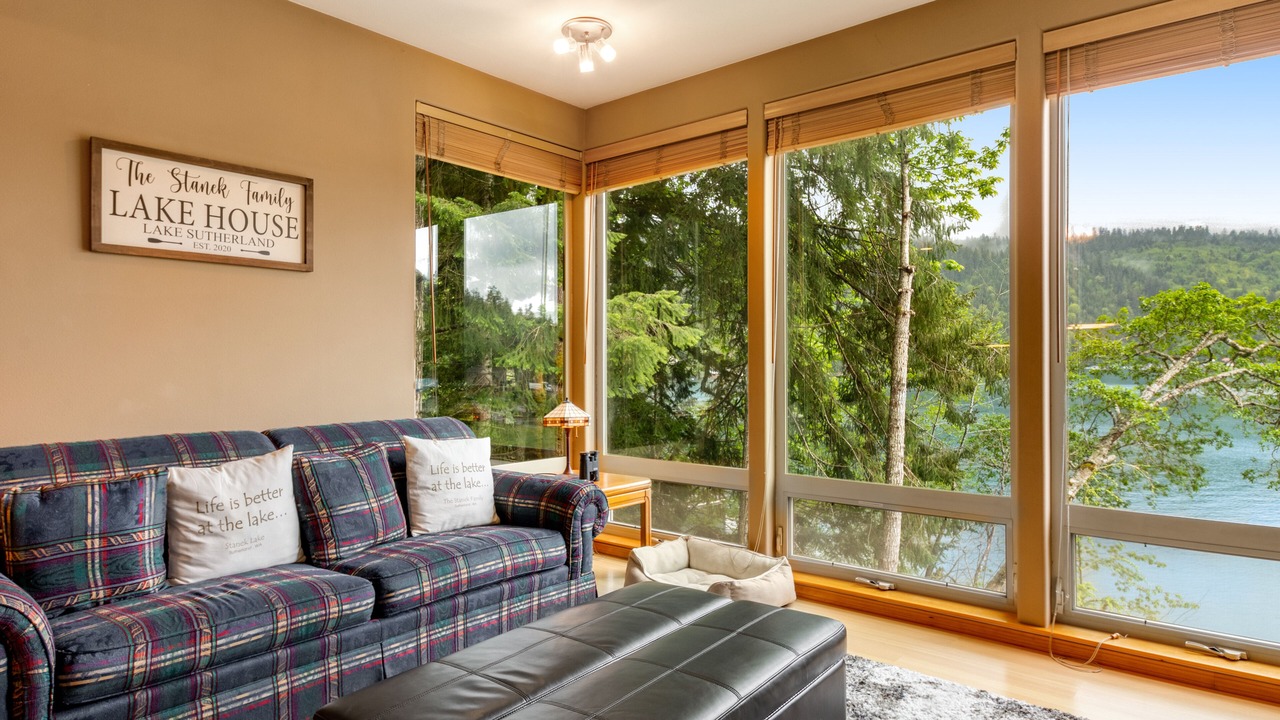 Photo of Livingroom in Port Angeles