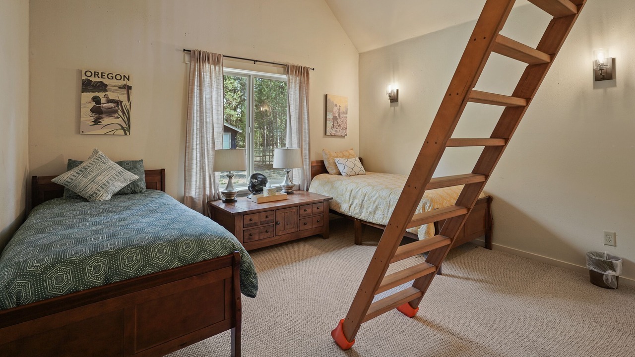 Photo of Bedroom in Oregon Water Wonderland