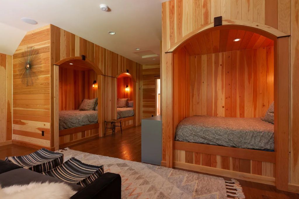 Photo of Bedroom in Rhododendron
