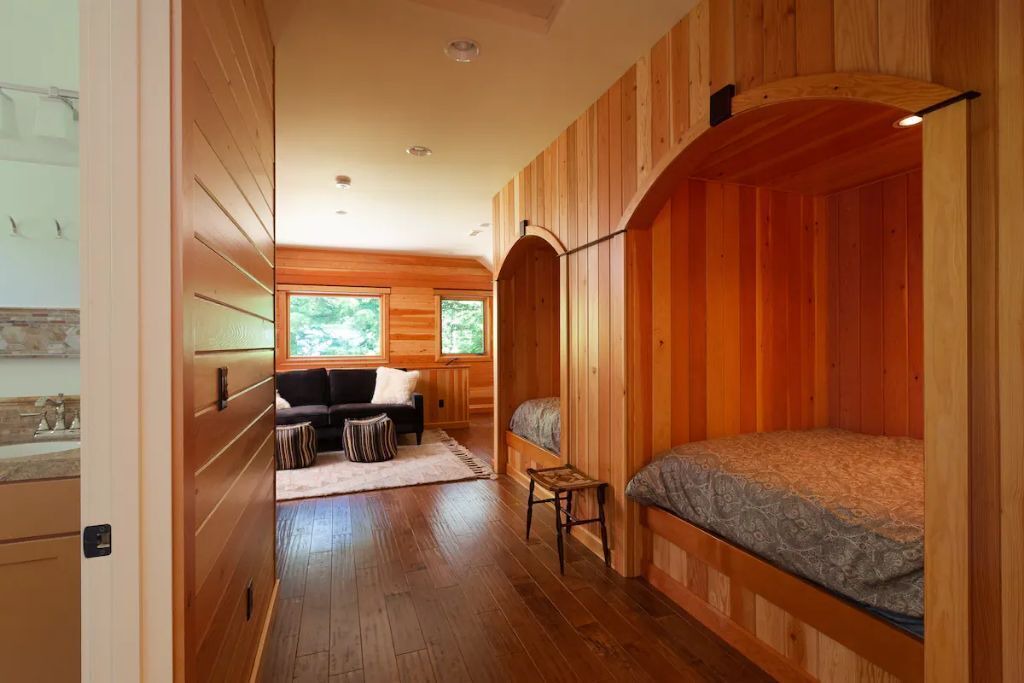 Photo of Bedroom in Rhododendron