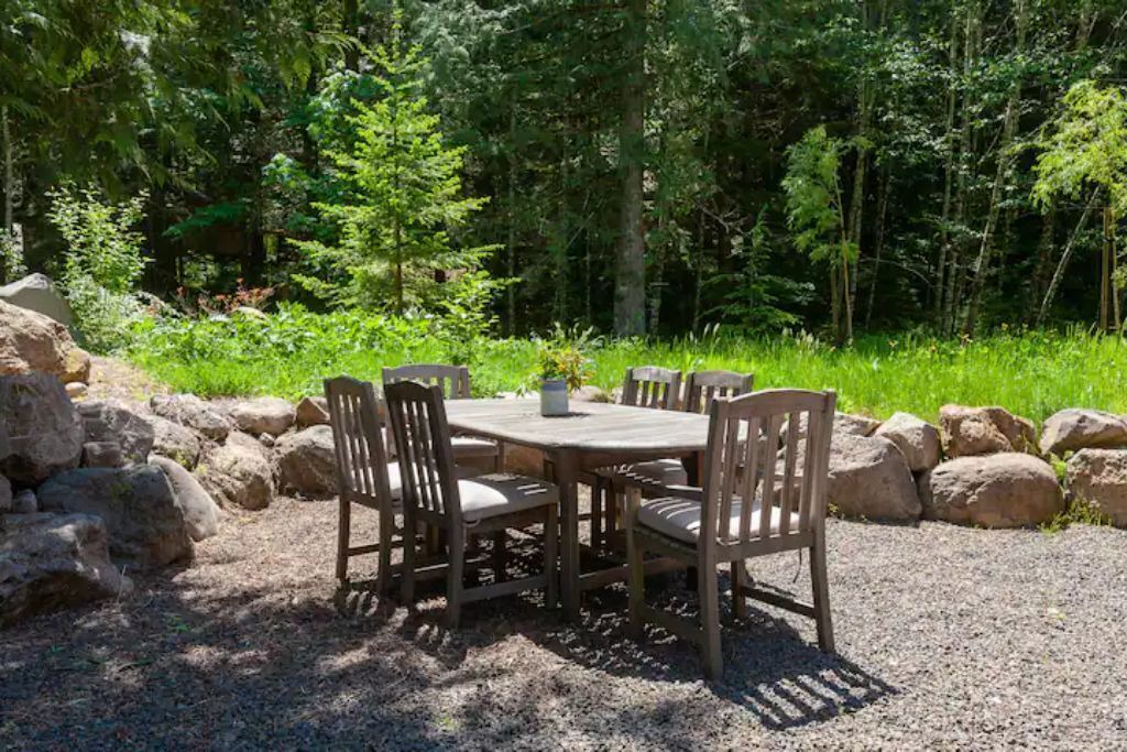 Photo of Outdoor in Rhododendron