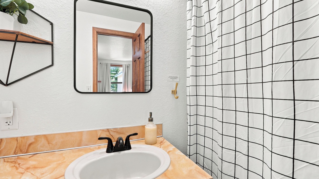 Photo of Bathroom in Cascade