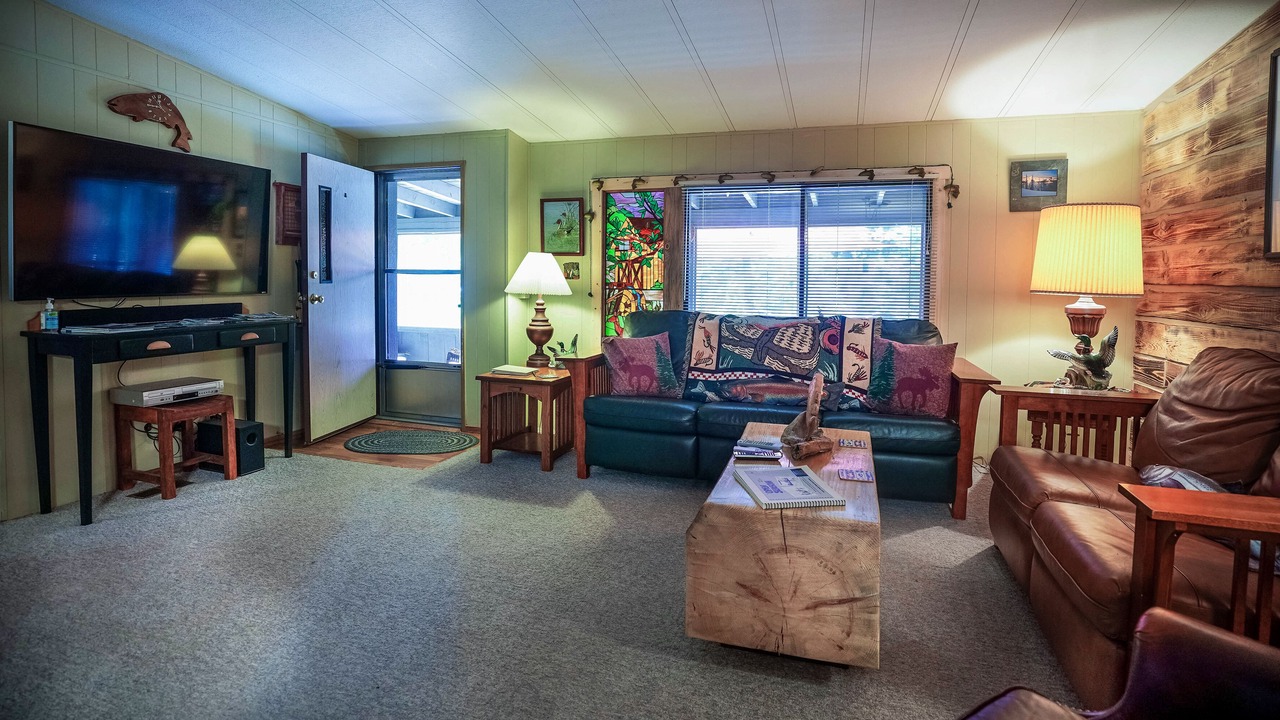 Photo of Livingroom in Klamath Falls