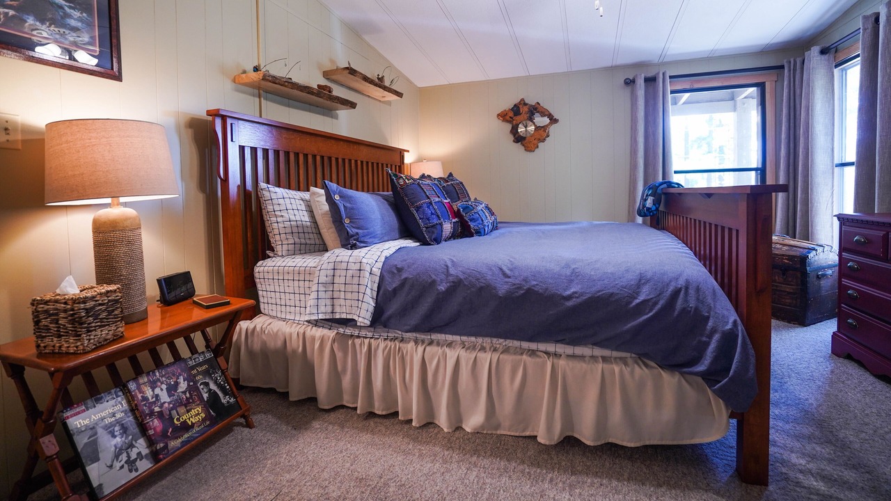 Photo of Bedroom in Klamath Falls