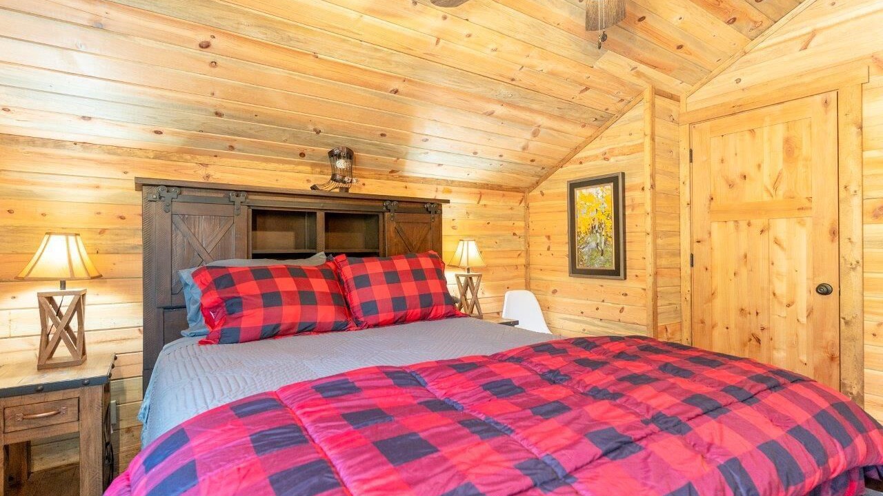 Photo of Bedroom in Island Park