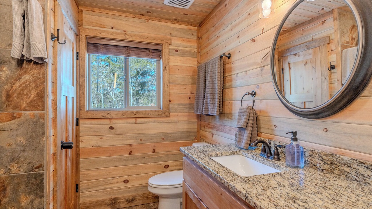Photo of Bathroom in Island Park