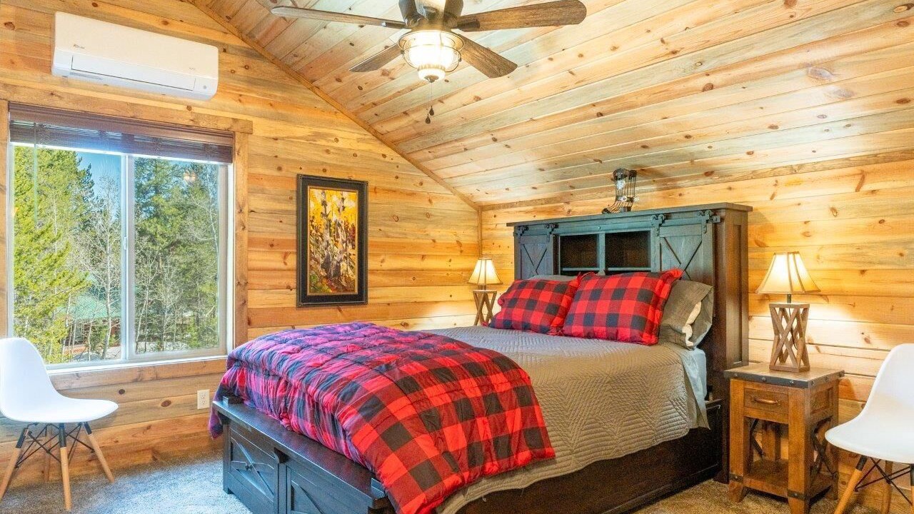 Photo of Bedroom in Island Park