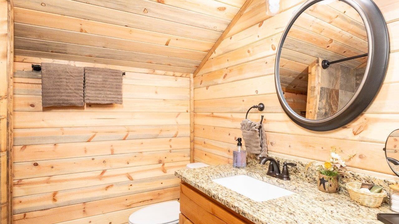 Photo of Bathroom in Island Park