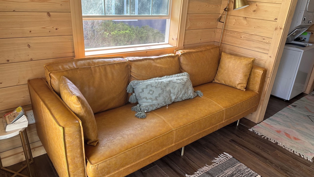 Photo of Livingroom in Victor