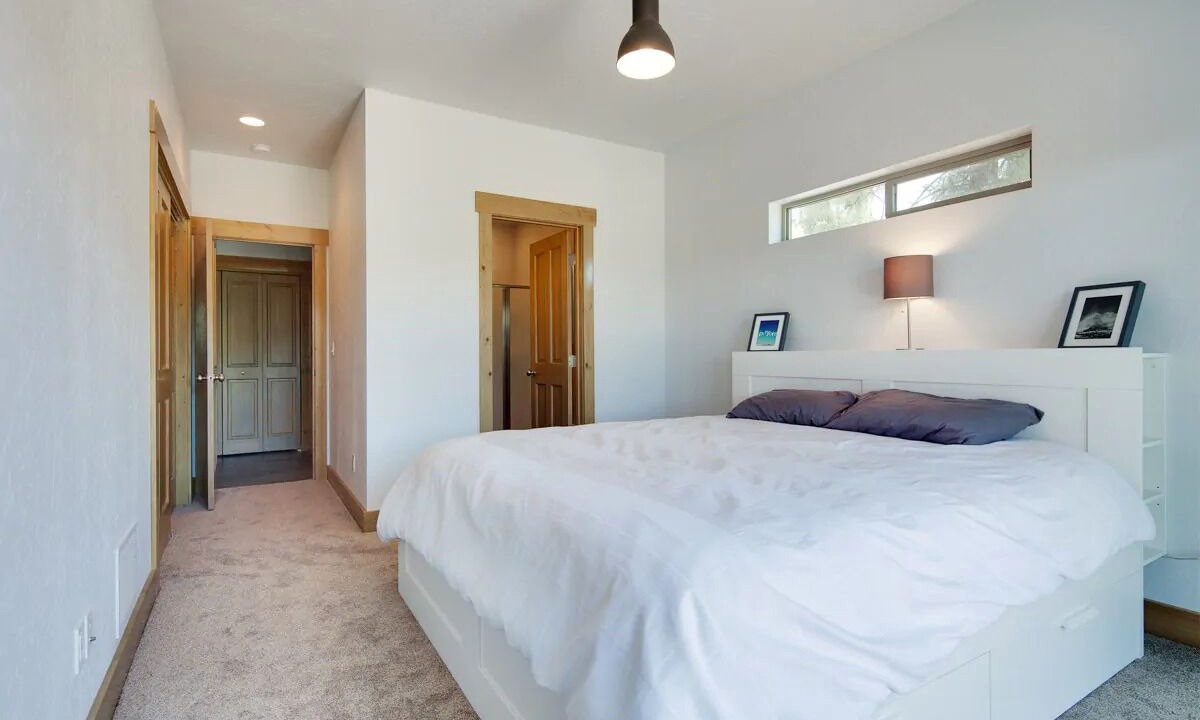 Photo of Bedroom in Rexford