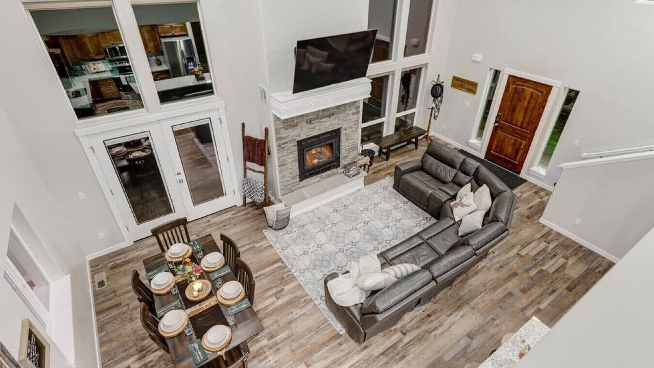 Photo of Livingroom in Fir Grove Estates