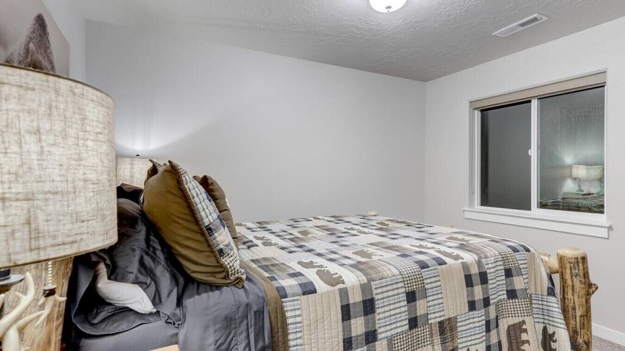Photo of Bedroom in Fir Grove Estates