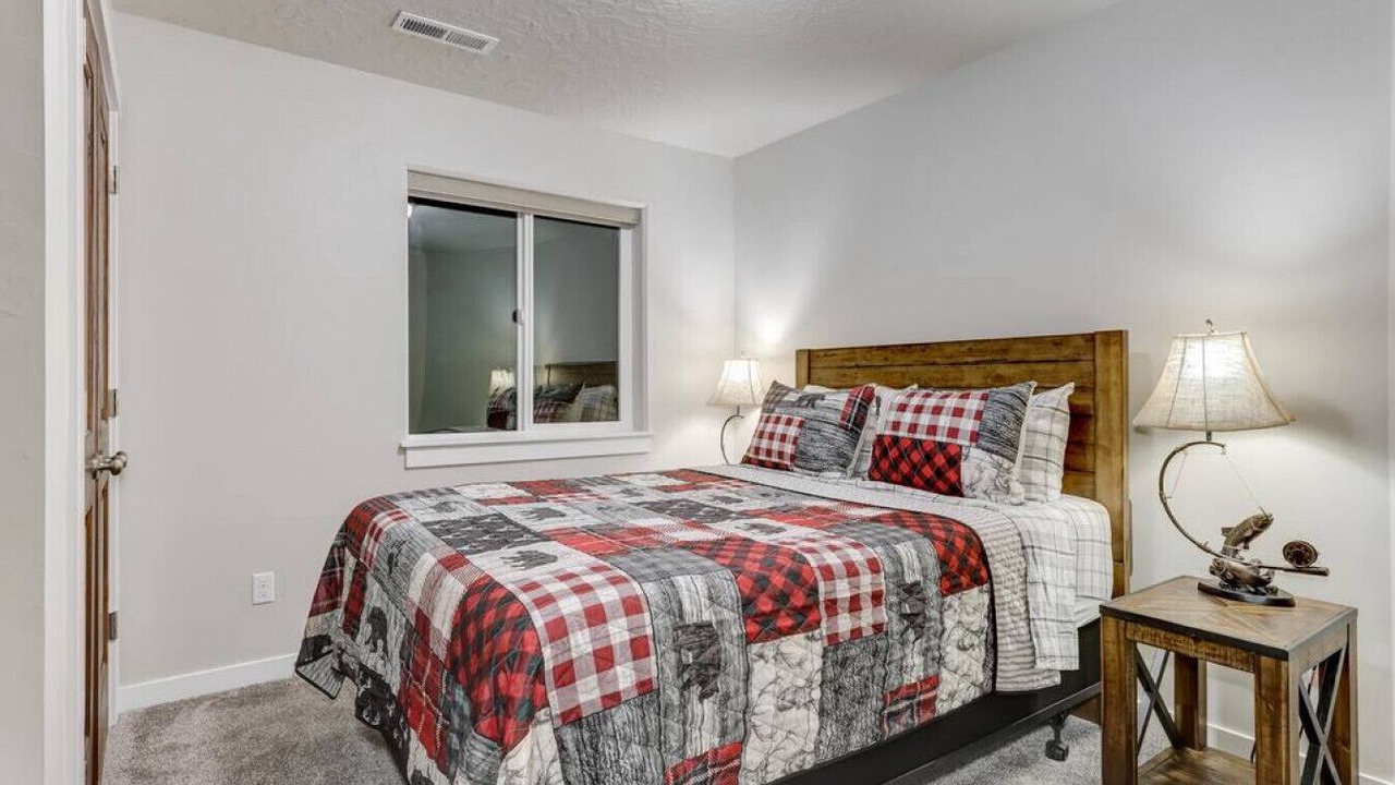 Photo of Bedroom in Fir Grove Estates
