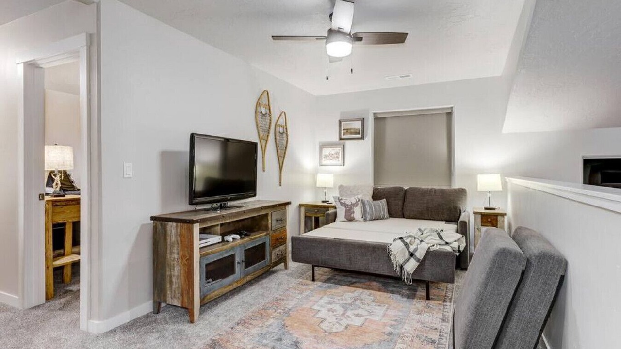 Photo of Bedroom in Fir Grove Estates
