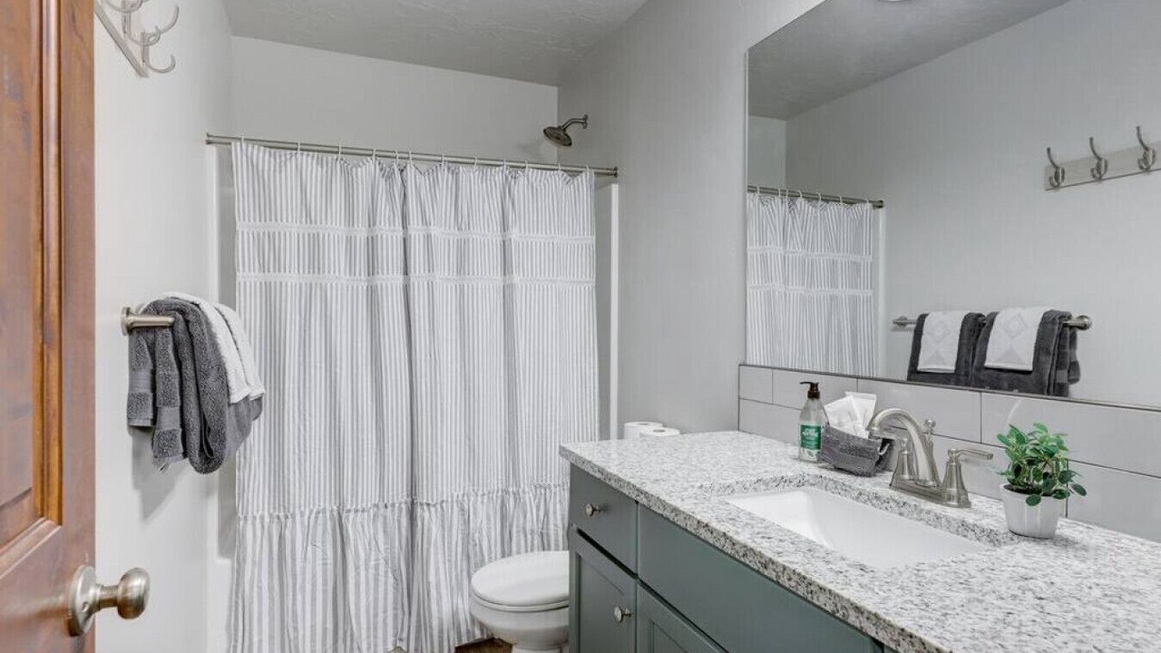 Photo of Bathroom in Fir Grove Estates